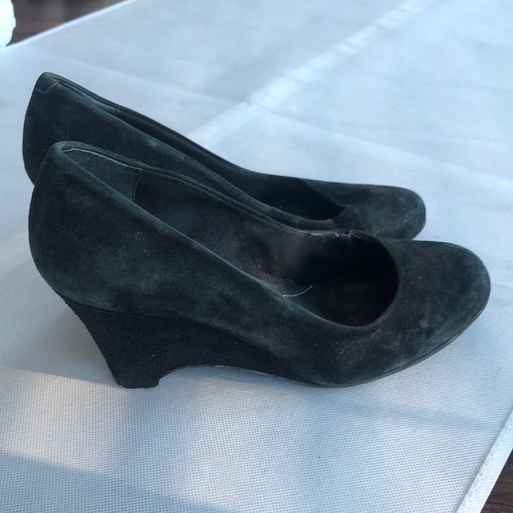 Easy Spirit black suede wedge pumps